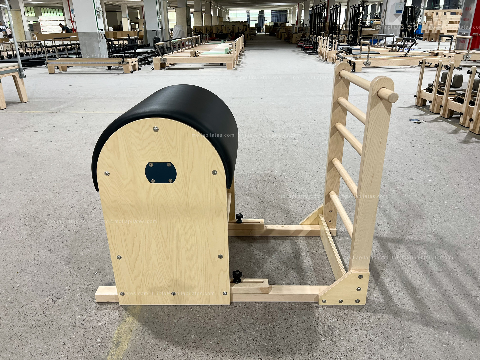 B2 Wooden Ladder Barrel